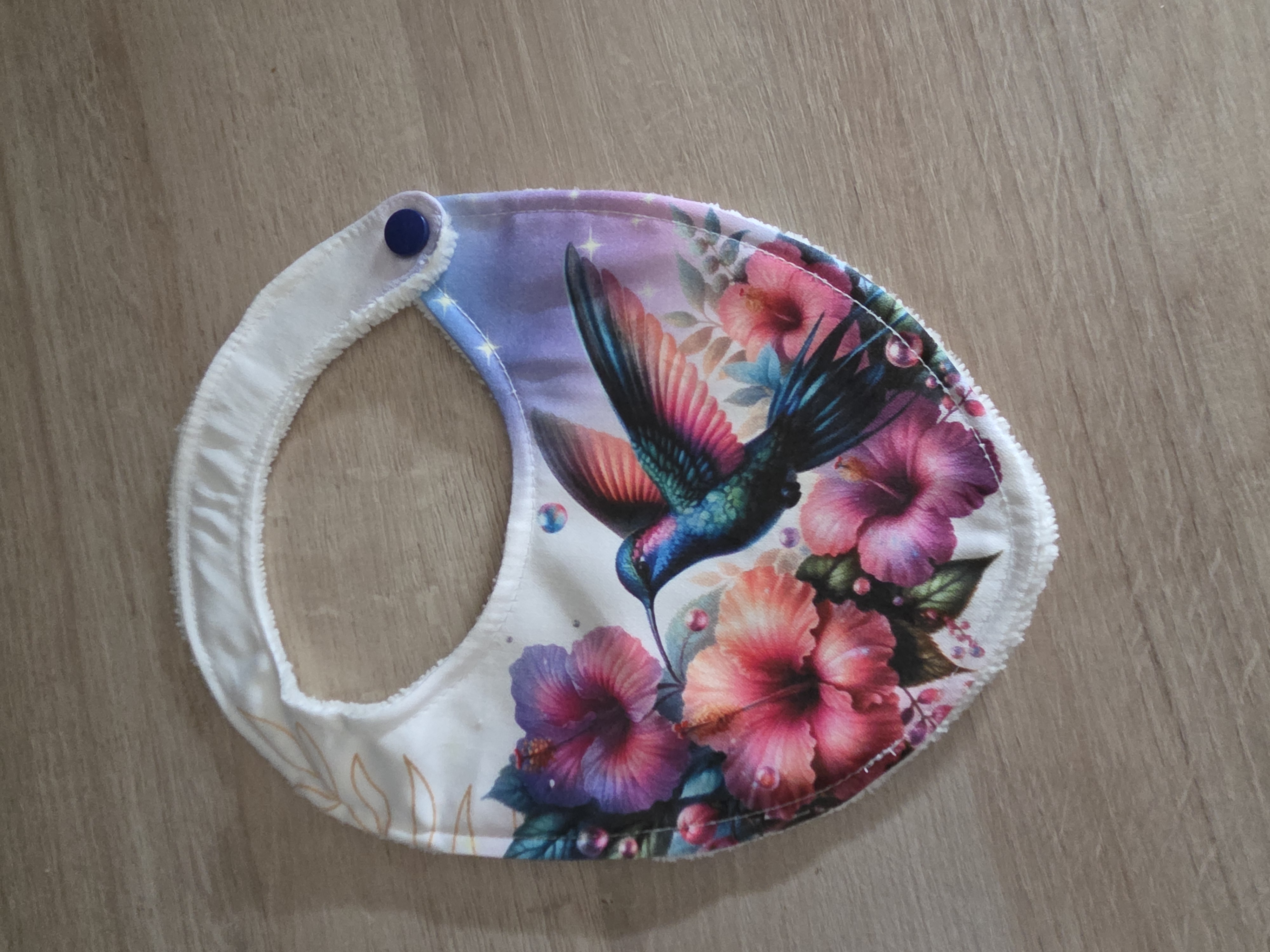 Bavoir Carré ou Pointu "colibri" - vue produit